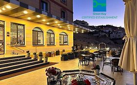 Petra Canyon Hotel